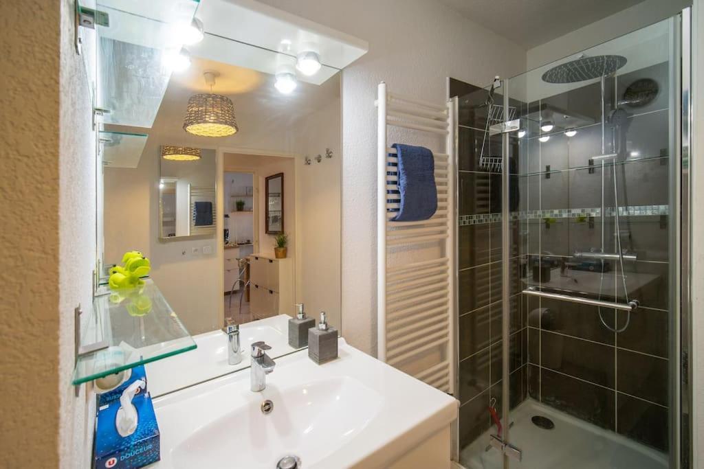Fully Equipped Apartment With Terrace Sleeps 4 Marsylia Zewnętrze zdjęcie
