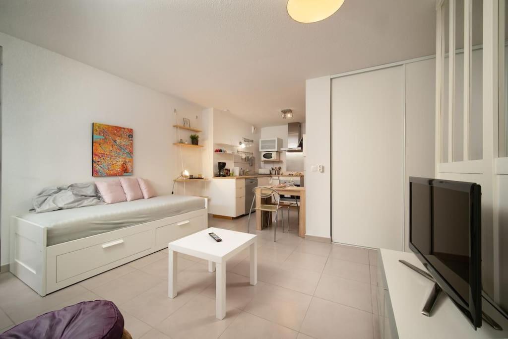Fully Equipped Apartment With Terrace Sleeps 4 Marsylia Zewnętrze zdjęcie