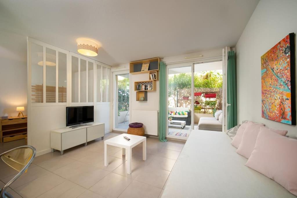 Fully Equipped Apartment With Terrace Sleeps 4 Marsylia Zewnętrze zdjęcie